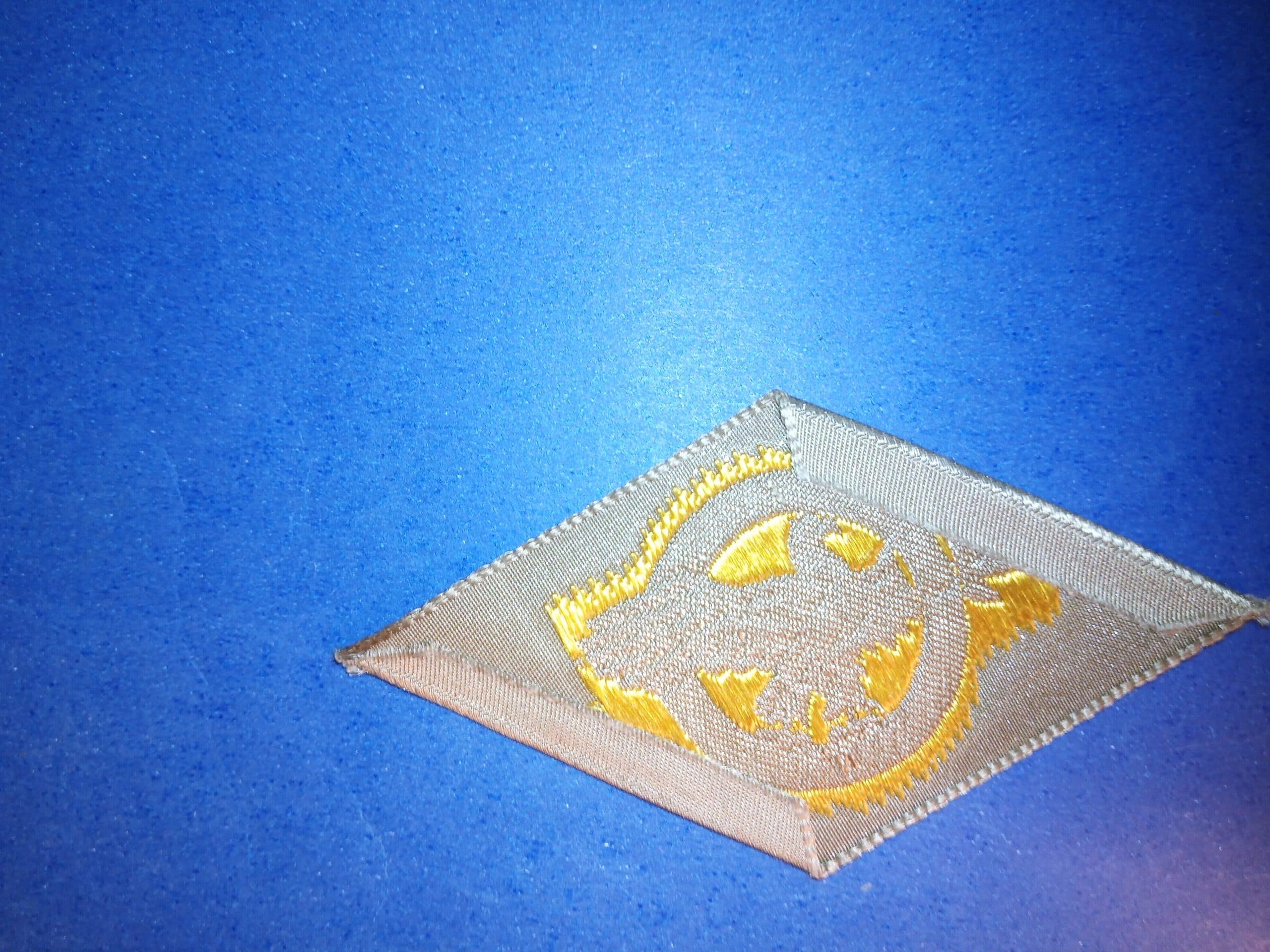 WW2 Honorable Discharge Patch – Ruptured Duck Tan Cloth thumbnail 2