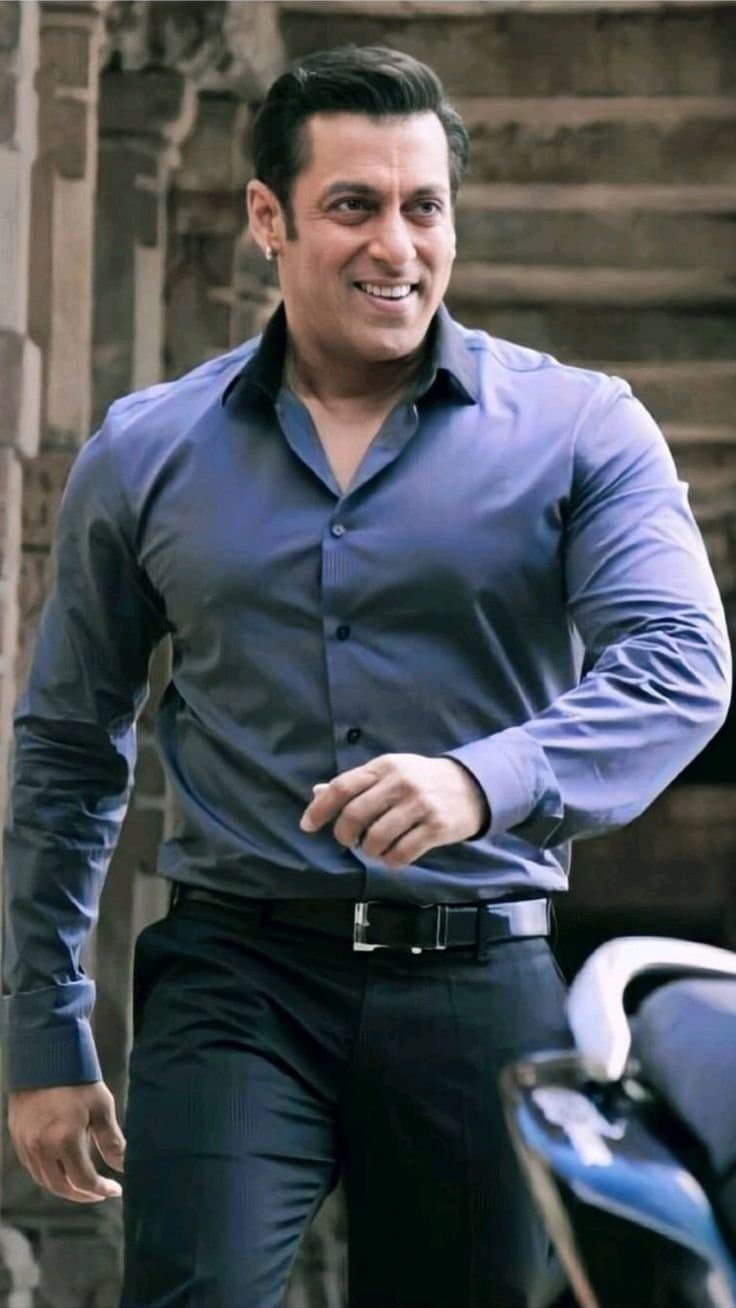 Salman Khan Shirts – Where Star Power Meets Sophistication thumbnail 2