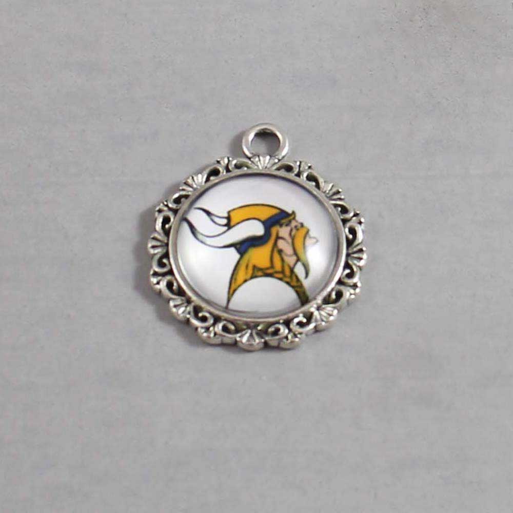 Minnesota Vikings Wedding Garter / NFL / Football – Charm-638