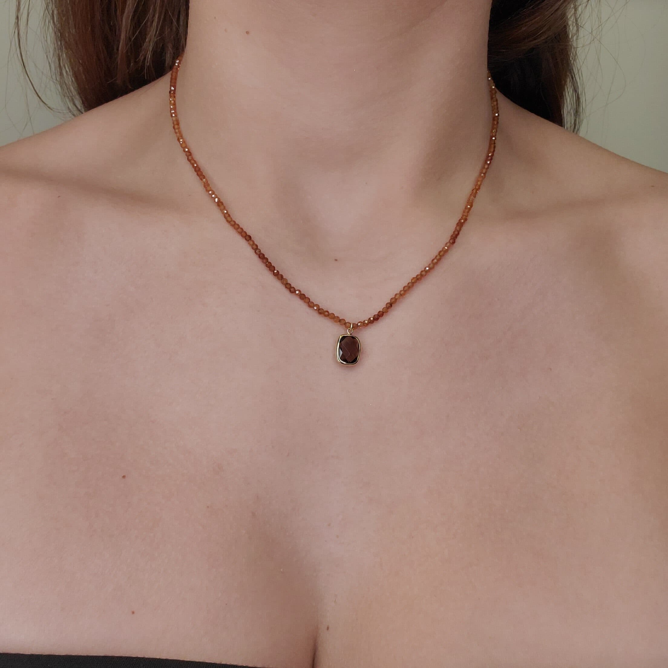 Collar (42 cm) Granates Amarillos Fascetados c/ Dije Cuarzo Ahumado (8.3 x 10 mm) – Oro Amarillo 14Kts thumbnail 2