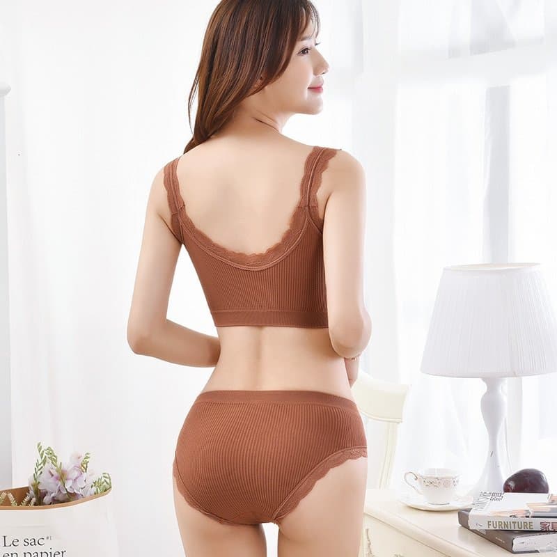 Soft & Comfortable Panty – Wireless Bra Set With Lace Detail thumbnail 3