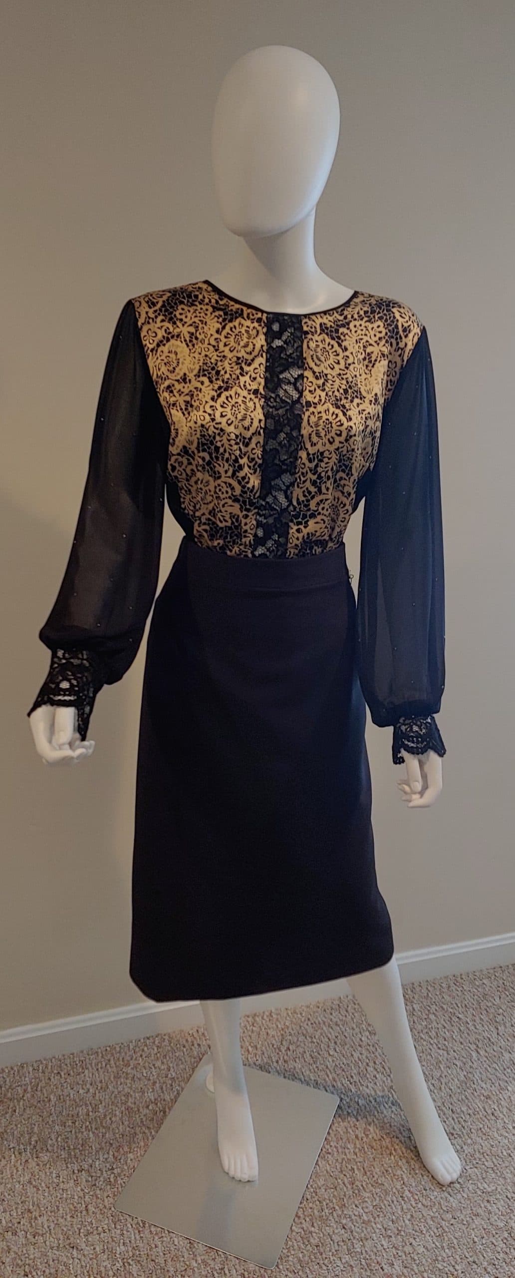 Must Have  – All Black