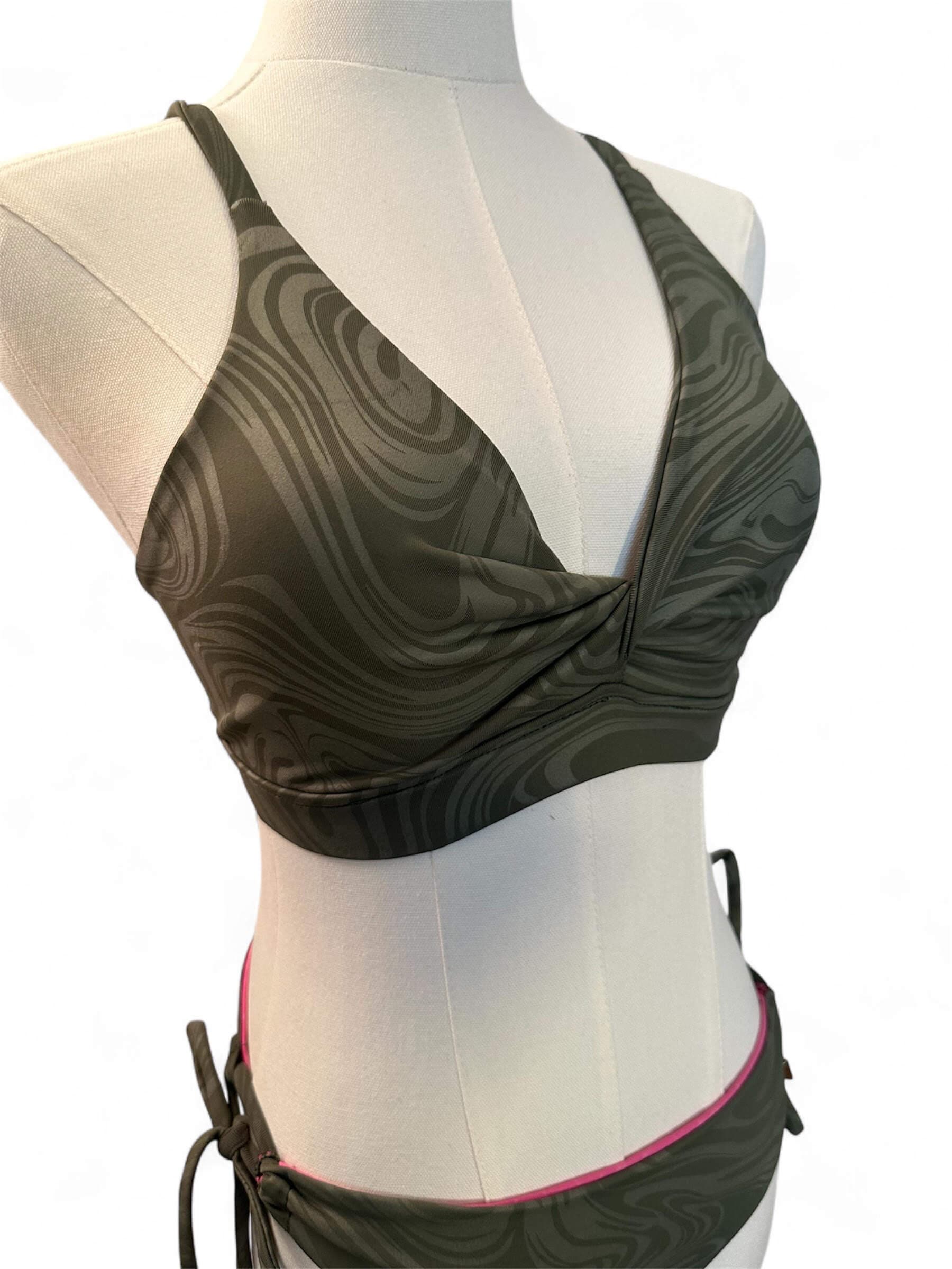 MundoE&amp;E Green Twist Top &amp; Pink Reversible Bottom Bikini Swimwear thumbnail 3