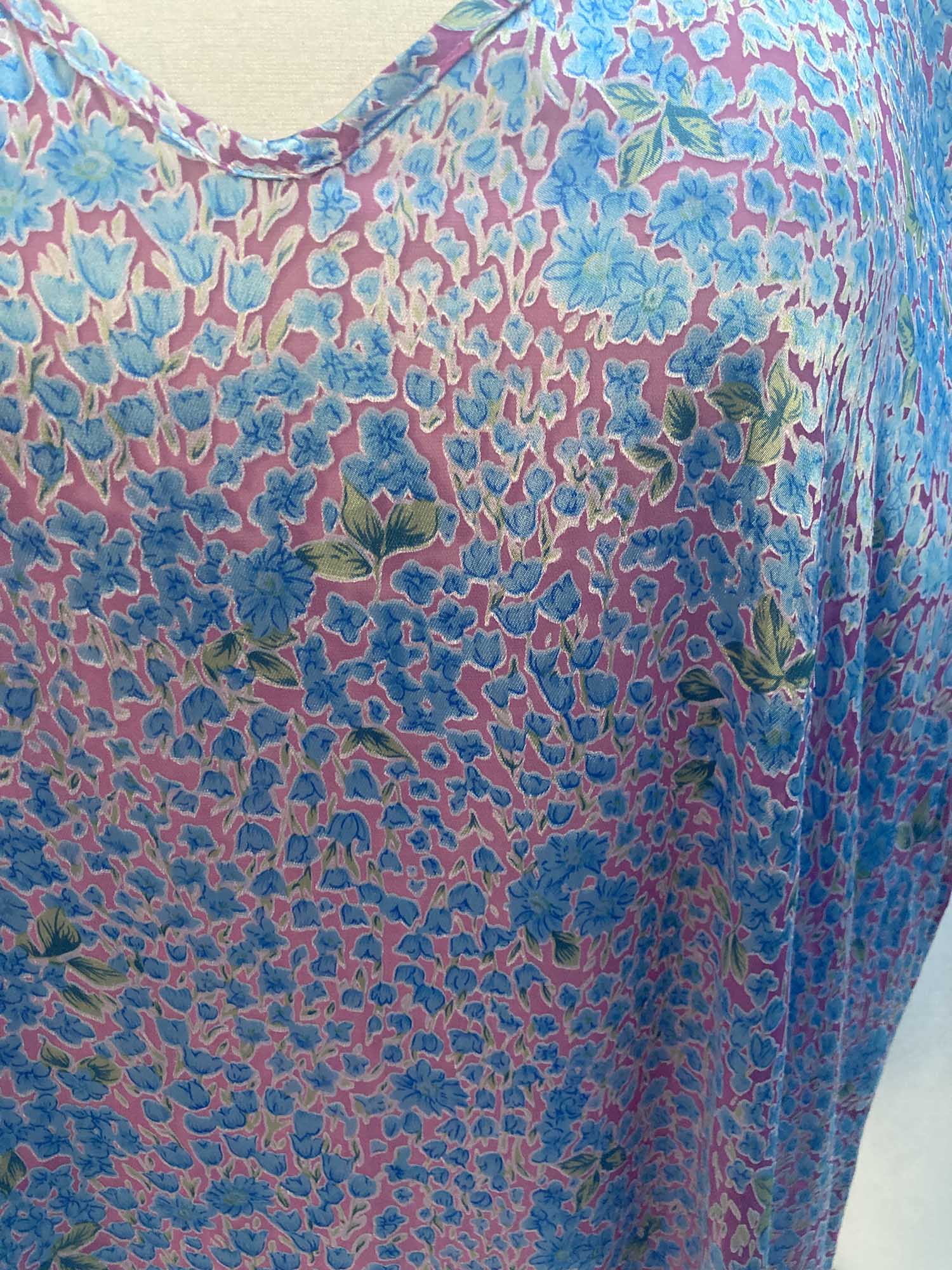 Plus Size Shell Top Silk Satin Burnout Tiny Floral Pink Blue 30/32 thumbnail 2