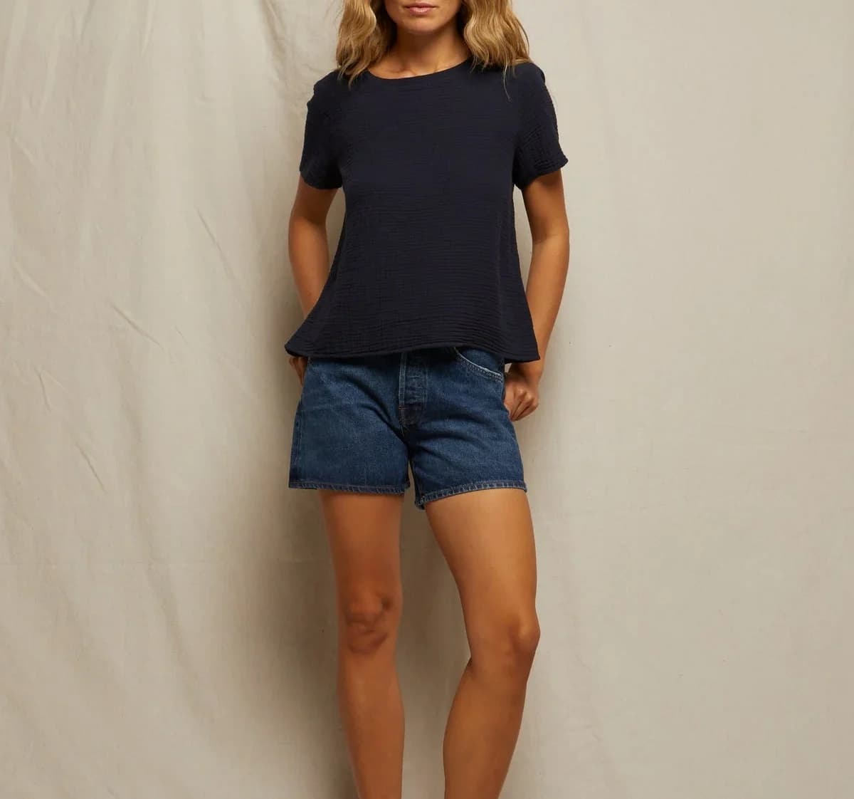 PERFECT WHITE TEE Charlotte Double Gauze Tee in Navy