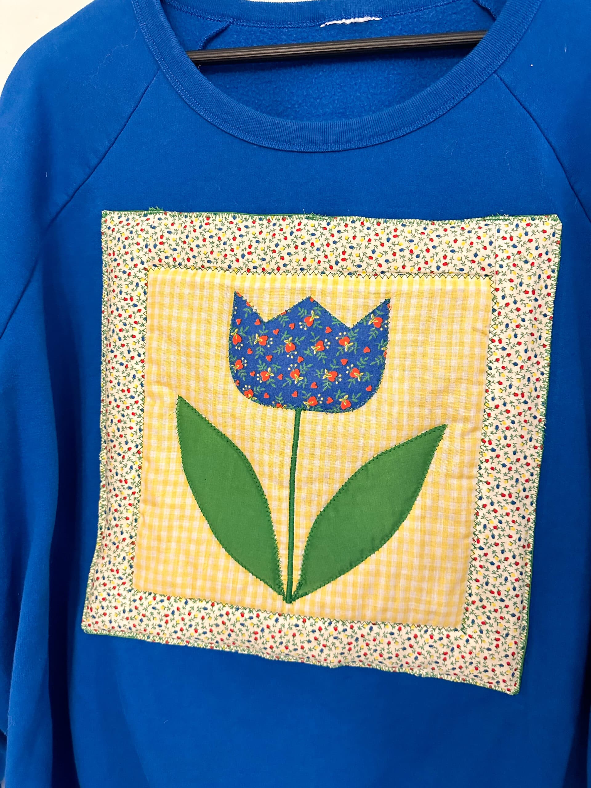 Springy vintage quilted tulip crewneck thumbnail 3