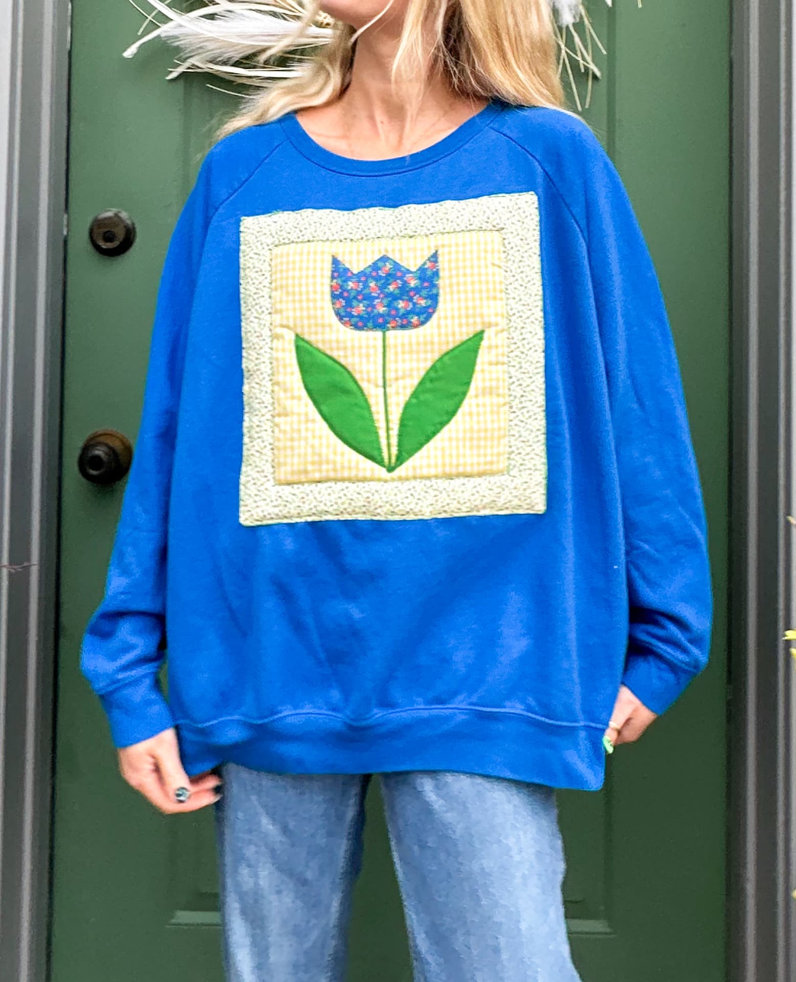 Springy vintage quilted tulip crewneck thumbnail 4
