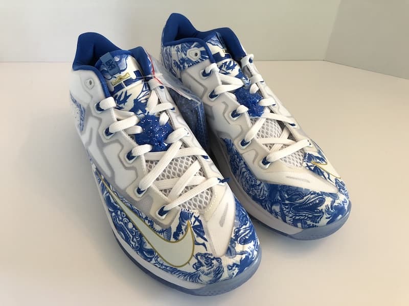 Nike Air LeBron XI Low “China” (2014) thumbnail 2