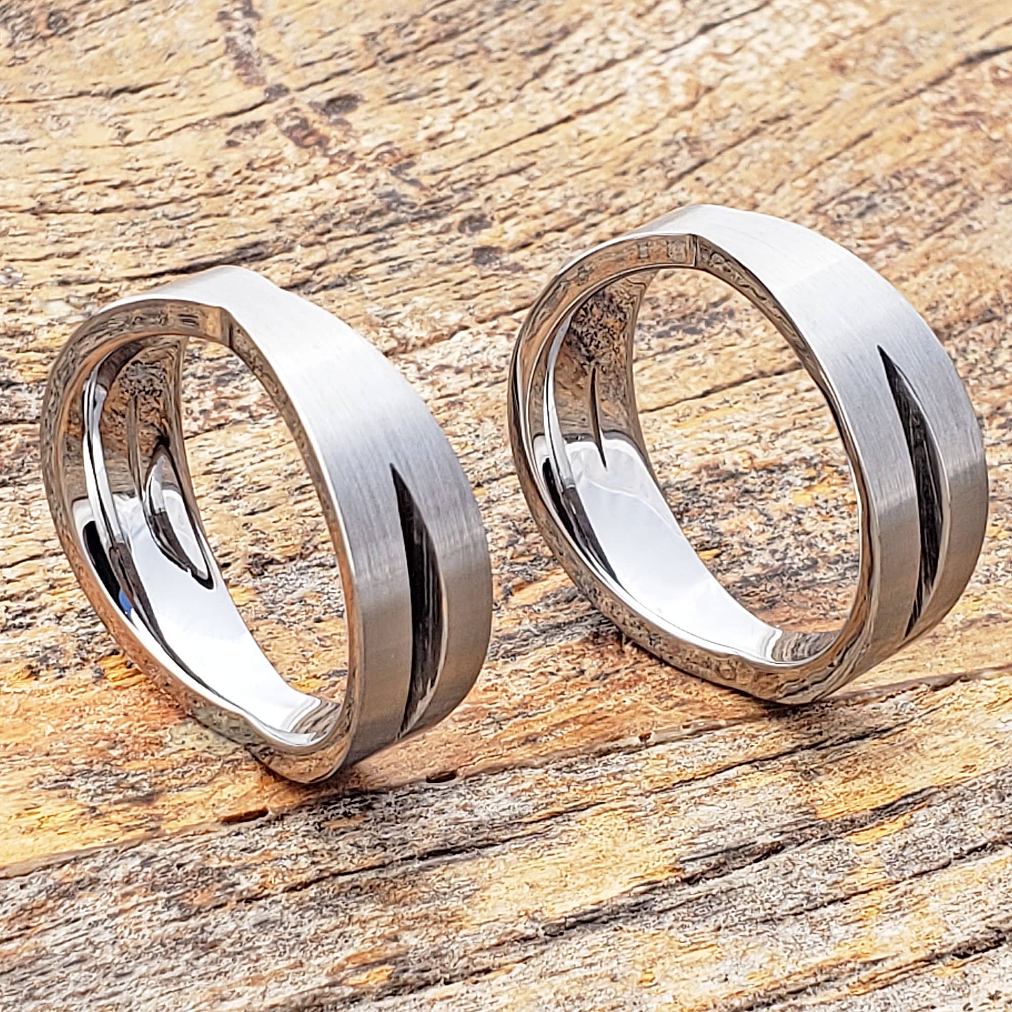 Eccentricity Sculpted Unique Rings thumbnail 4