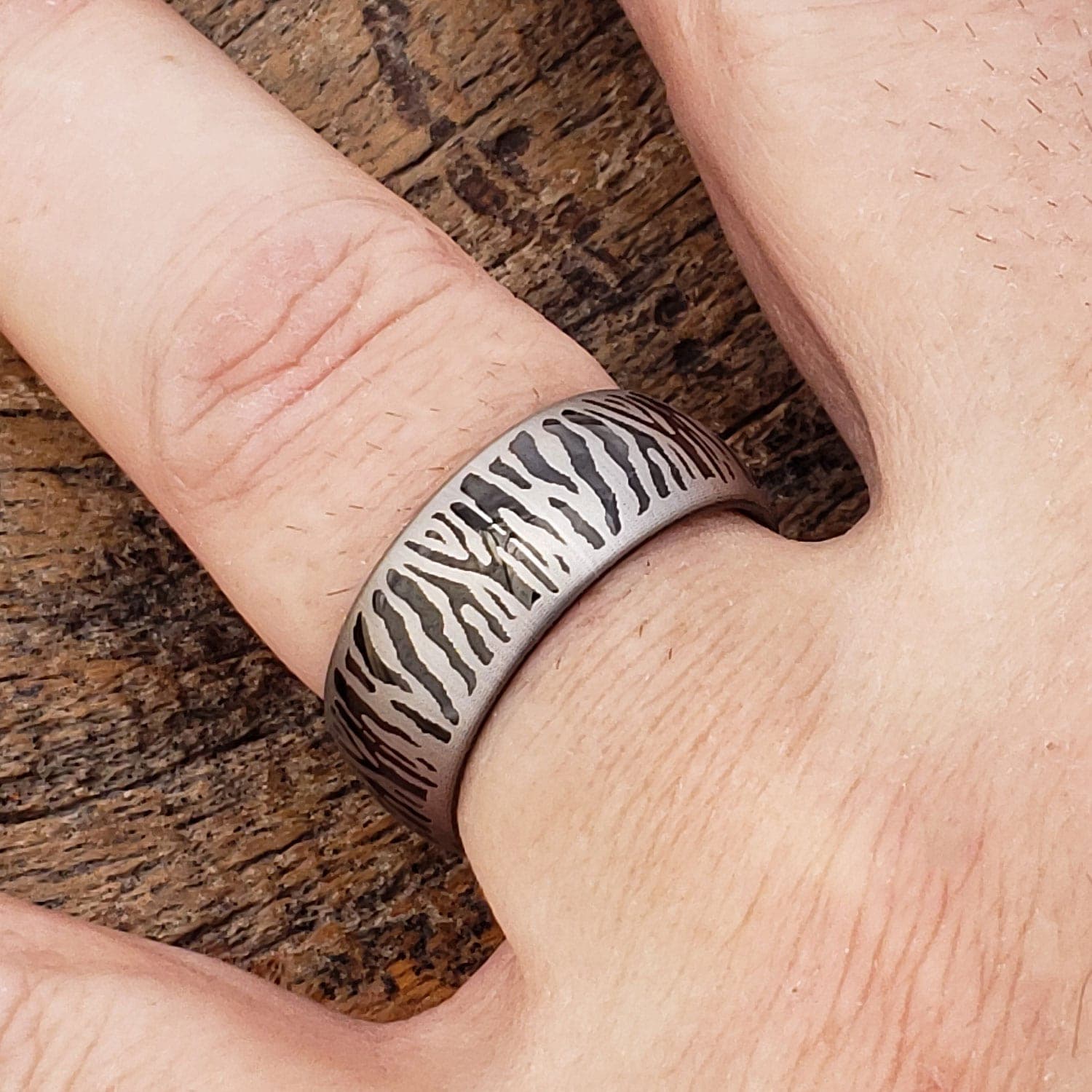Mason Black Metal Unique Rings thumbnail 2