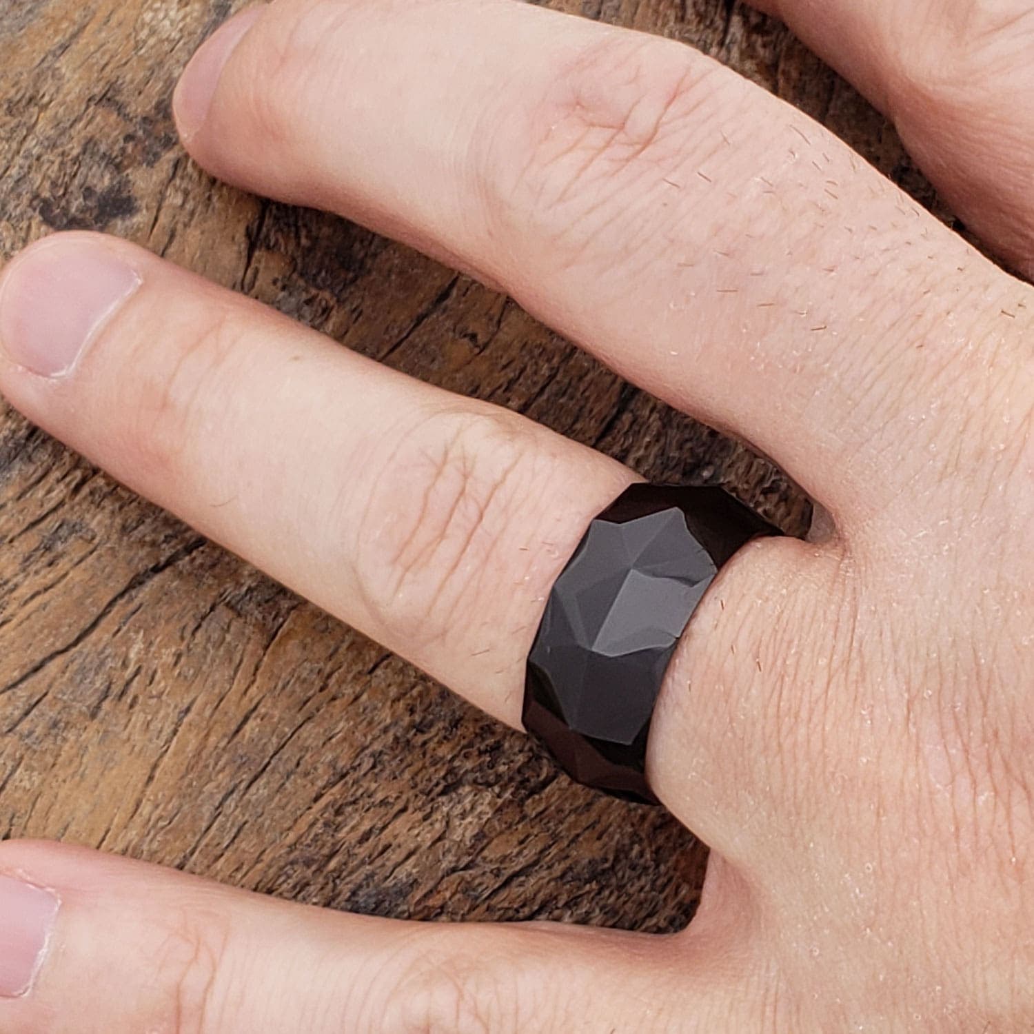 Pavo Black Mens Faceted Tungsten Rings thumbnail 3