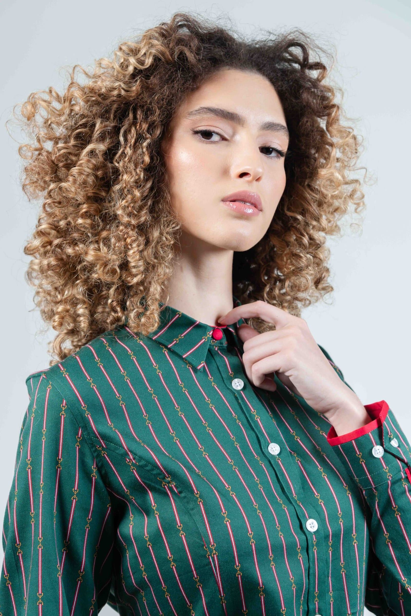 LAYLA Green Snaffle luxury cotton satin shirt with LYCRA thumbnail 2