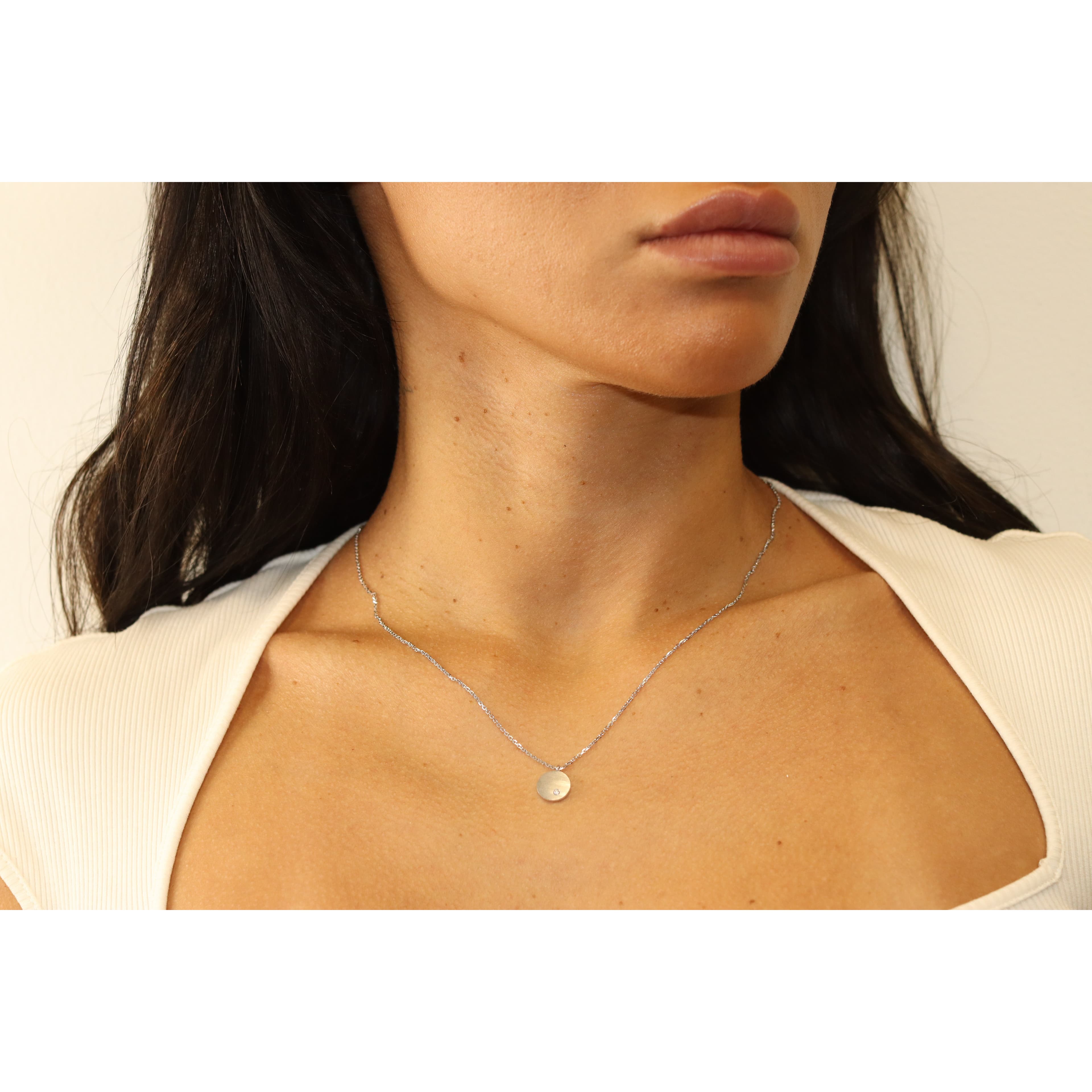 18 Karat Gold & Diamond Disc Necklace 18″ thumbnail 3