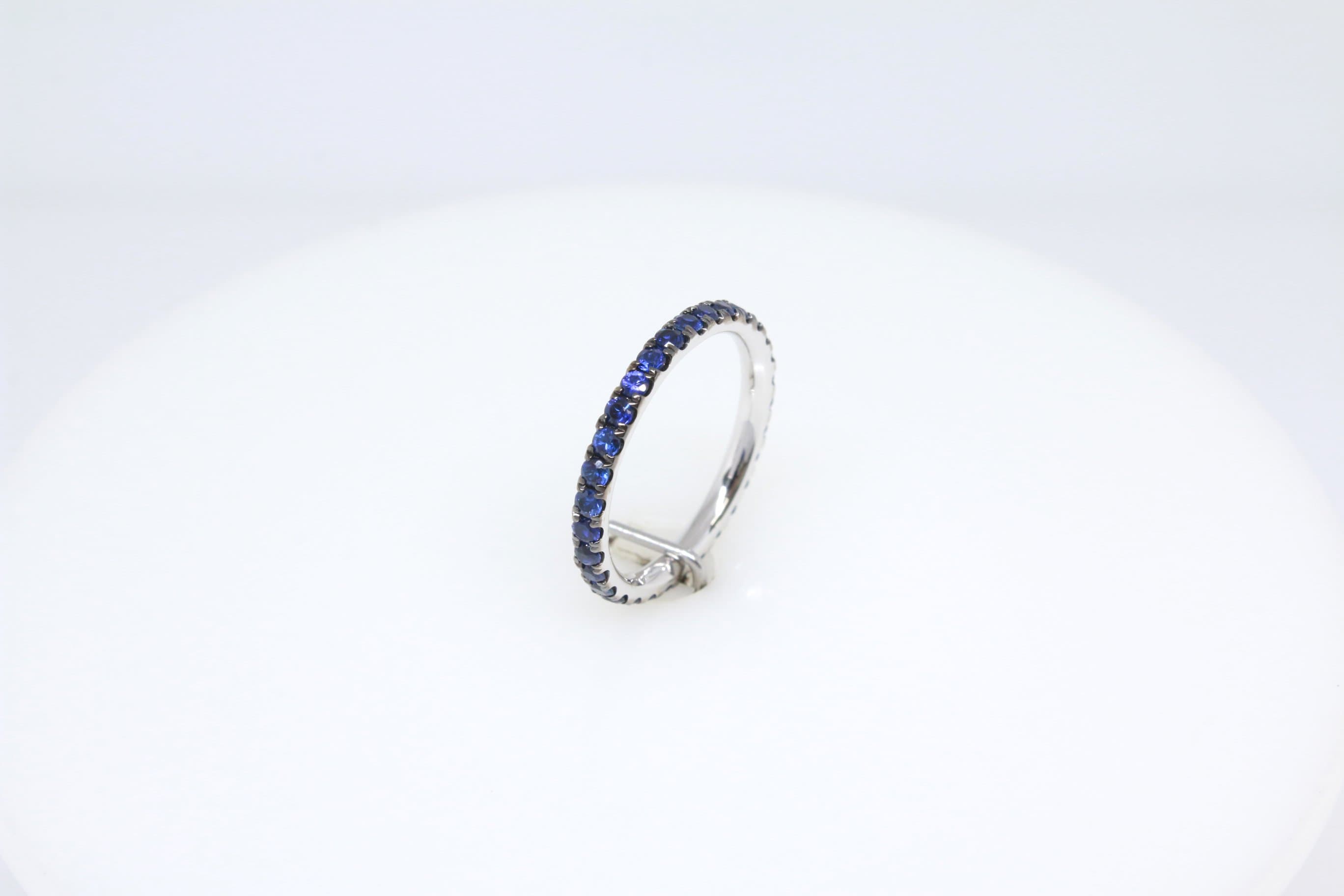 14 Karat Gold & Shaded Sapphire Ring thumbnail 3