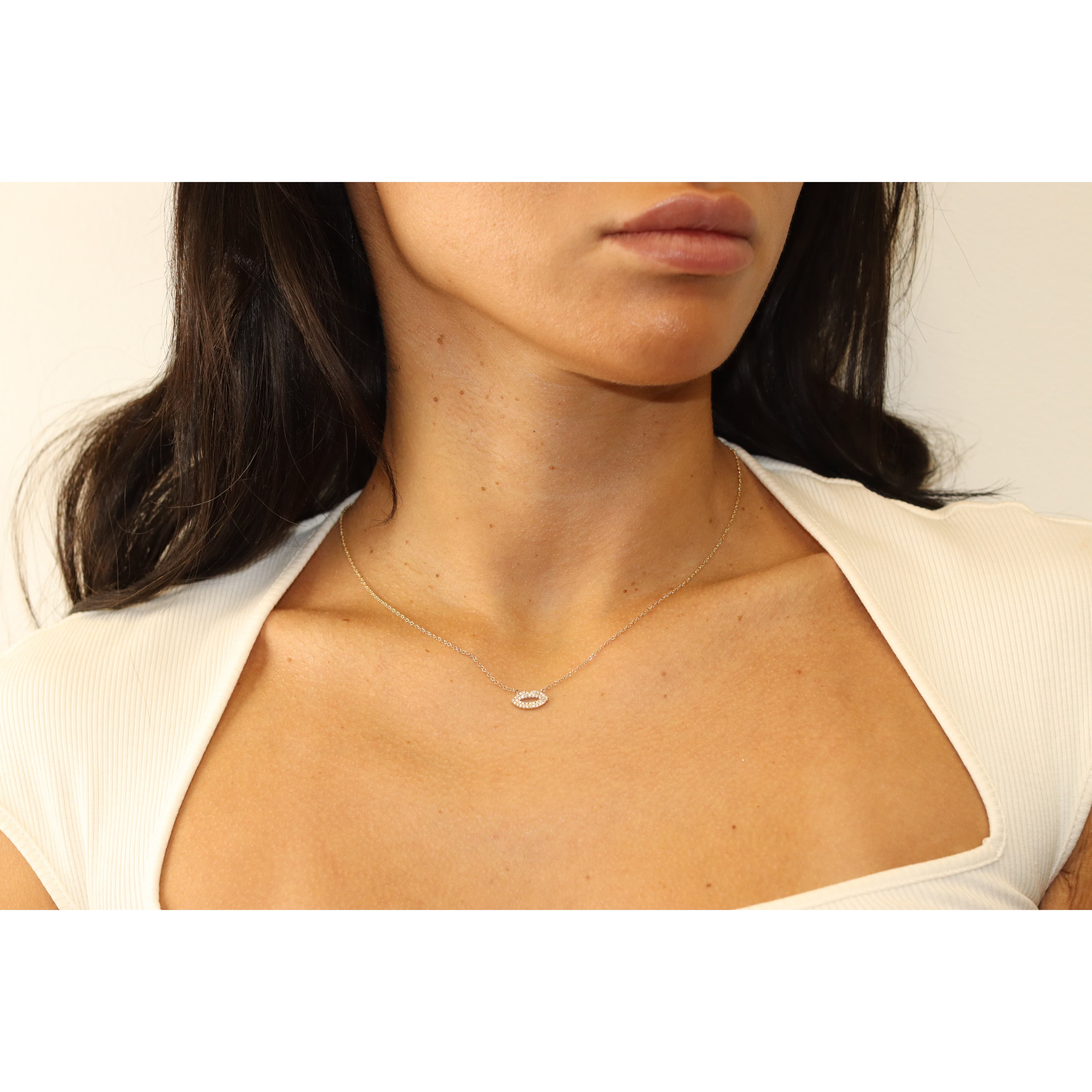 14 Karat Gold & Diamond 18″ Lips Pendant Necklace thumbnail 2