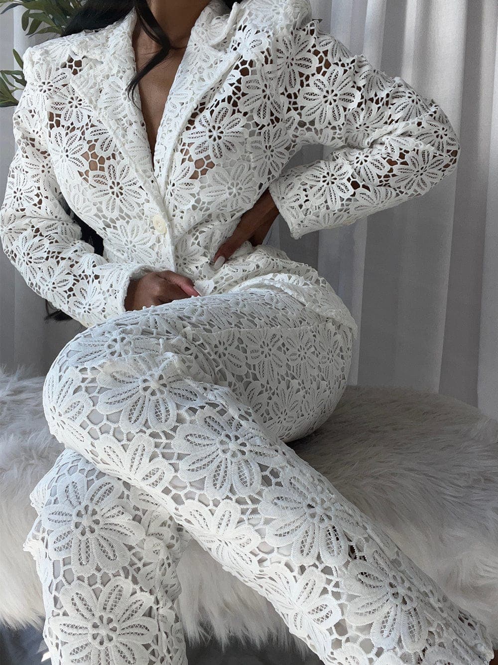 ERINE Blazer & Pants Set in White thumbnail 4