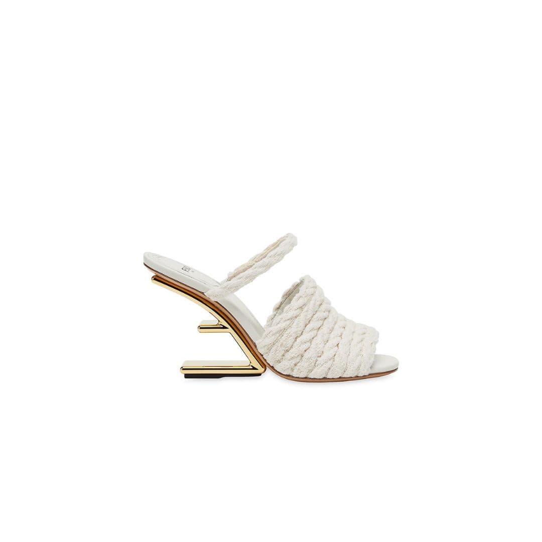 Sandali Fendi First tacco alto in raffia intrecciata color avorio
